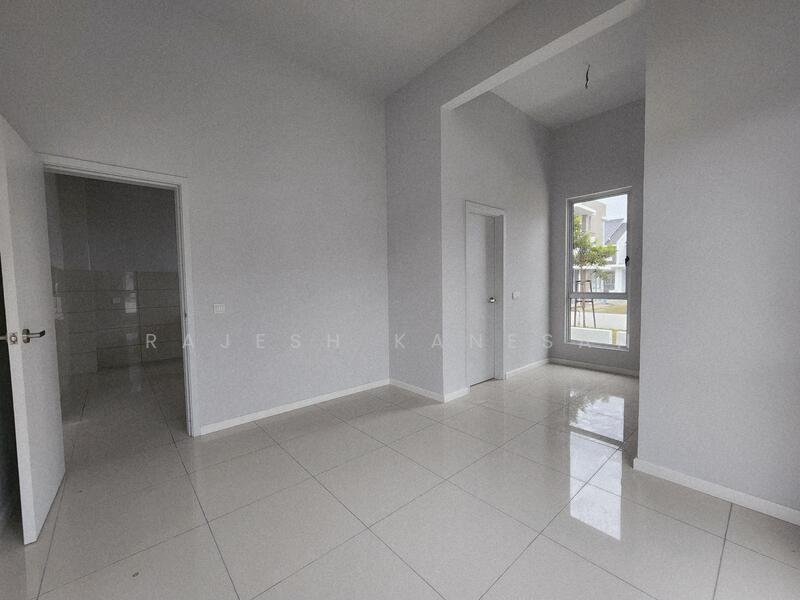 Rumah Teres untuk Dijual di Tamansari (Rawang) - Rajesh Kanesan - Living Room - PropertyGuru.com.my