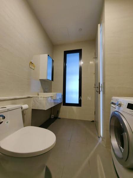 Kediaman Servis untuk Dijual di Dianthus @ Tropicana Gardens - Max Tan - Bathroom - PropertyGuru.com.my