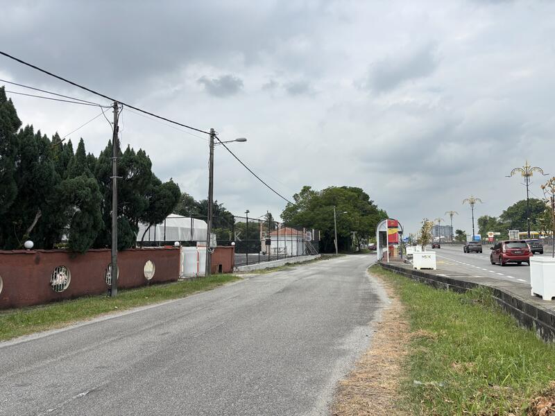 Easily accessible from Port Klang Road