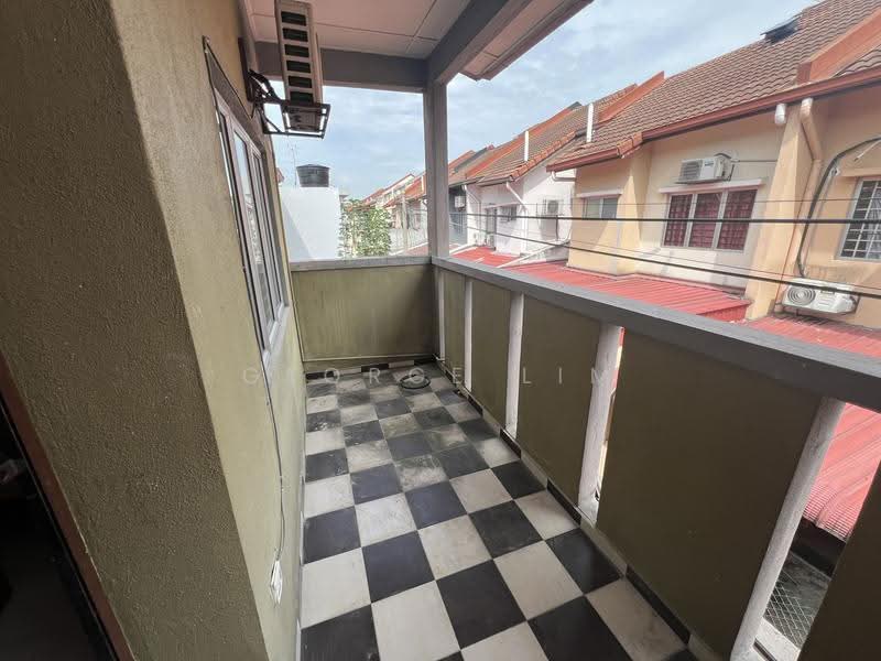 Rumah Teres untuk Dijual di Taman Pinggiran Usj (Subang Jaya) - Sean Hui - Balcony - PropertyGuru.com.my
