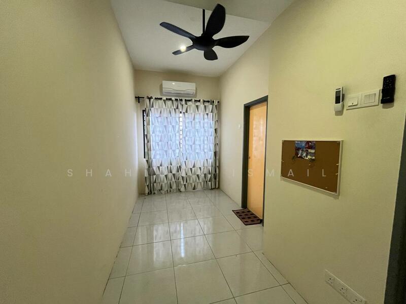 Rumah Berkembar untuk Dijual di Taman Meru Jaya (Kapar) - Shahidan Ismail - Corridor - PropertyGuru.com.my