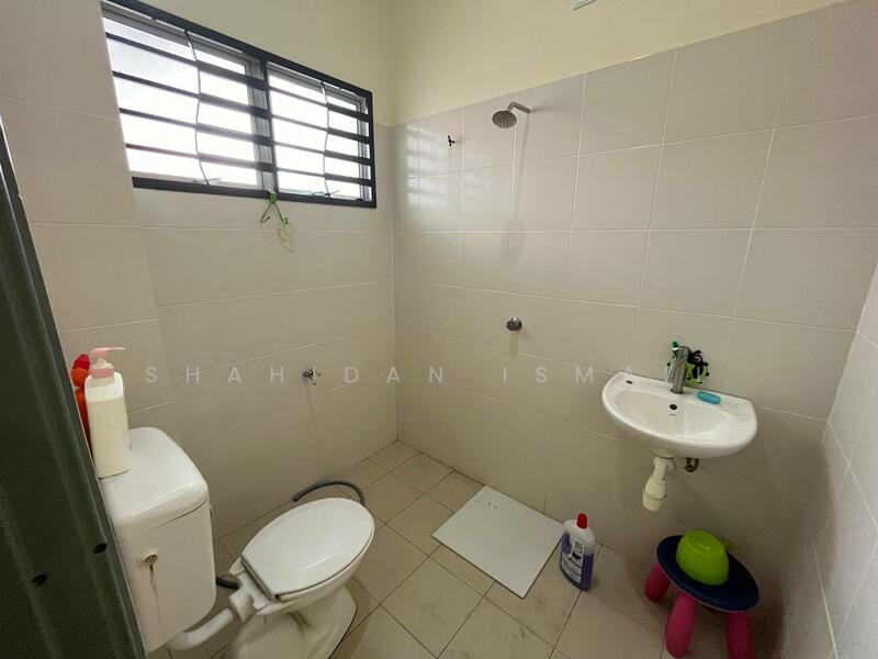 Rumah Berkembar untuk Dijual di Taman Meru Jaya (Kapar) - Shahidan Ismail - Bathroom - PropertyGuru.com.my