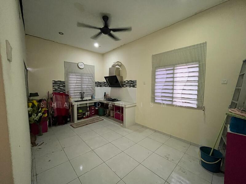 Rumah Berkembar untuk Dijual di Taman Meru Jaya (Kapar) - Shahidan Ismail - Kitchen - PropertyGuru.com.my