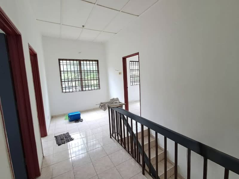 Rumah Teres 2 Tingkat untuk Dijual di Klang (Selangor) - HS Ong - Corridor - PropertyGuru.com.my