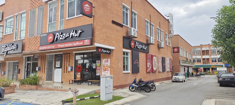 Convenient Shopping @ Alam Budiman 