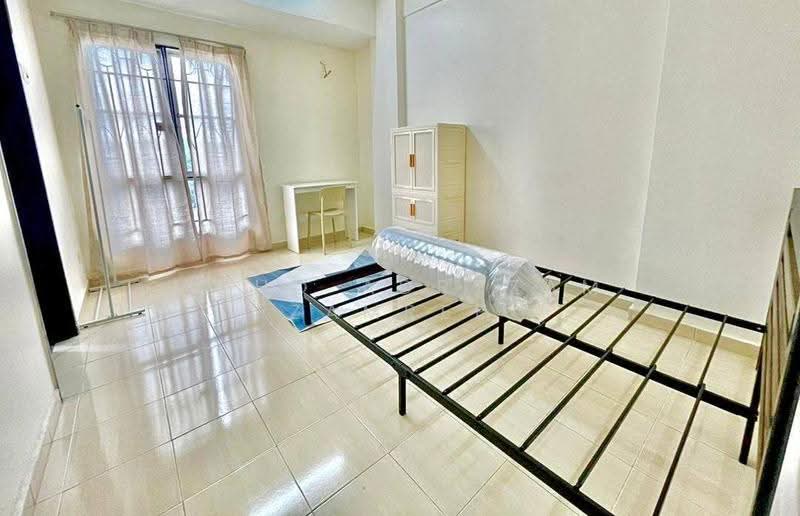 Pangsapuri untuk Disewa di Pangsapuri Danaumas - Mohd Adryzam - Bedroom - PropertyGuru.com.my