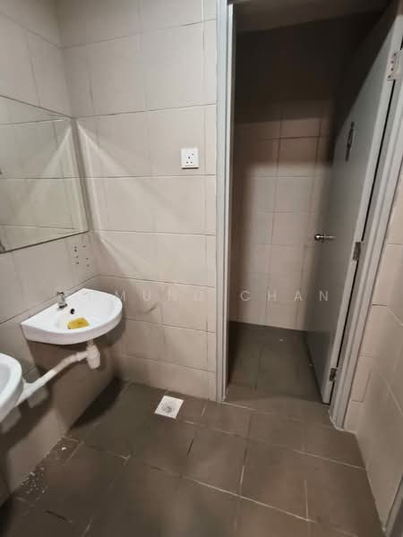 Factory for Rent in Puchong (Selangor) - Edmund Chan - Bathroom - PropertyGuru.com.my