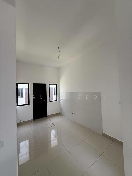 Rumah Teres 2 Tingkat untuk Dijual di Bandar Cassia (Batu Kawan) - Calvin Keoh - Kitchen - PropertyGuru.com.my