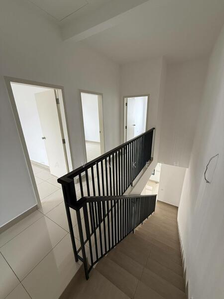Rumah Teres 2 Tingkat untuk Dijual di Bandar Cassia (Batu Kawan) - Calvin Keoh - Corridor - PropertyGuru.com.my