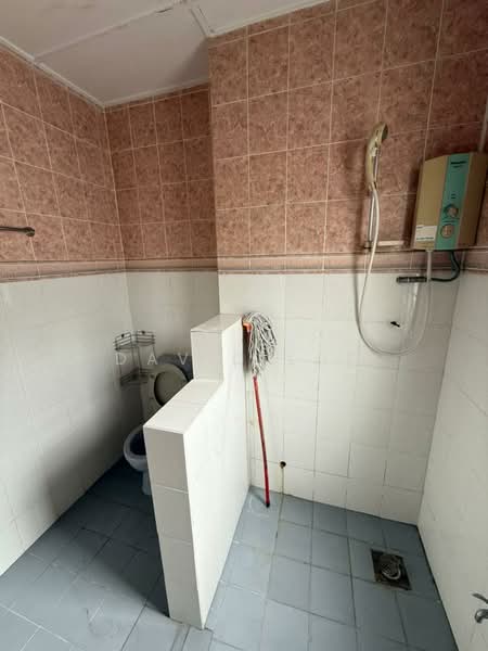 Pejabat untuk Disewa di Ampang Hilir (Ampang) - David Lao - Bathroom - PropertyGuru.com.my