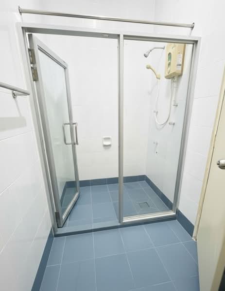 Batu Ferringhi untuk Untuk Dijual - RM 870,000, Mac 2026 - Master bathroom - PropertyGuru.com.my