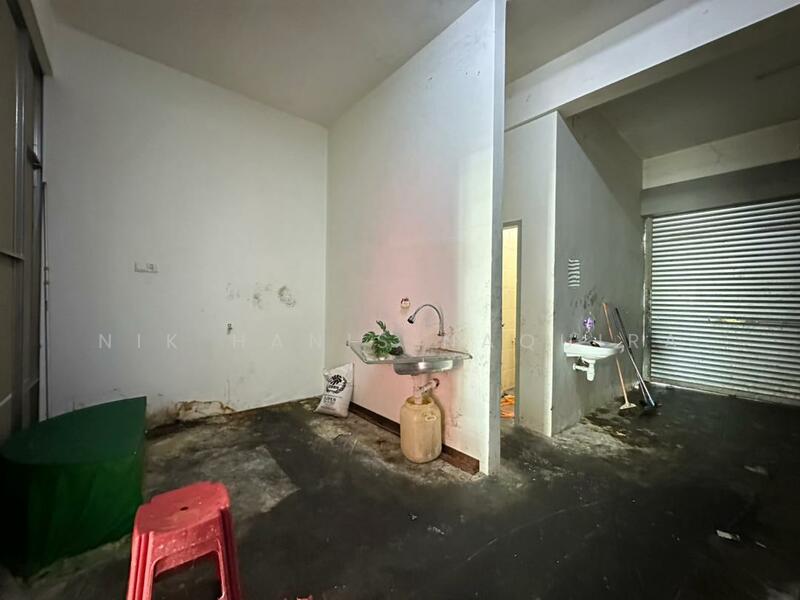 Shop for Rent in Saujana Utama (Puncak Alam) - Nik Hanis Naquira - Interior - PropertyGuru.com.my