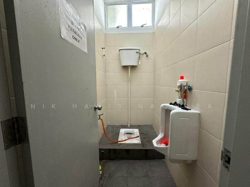 Shop for Rent in Saujana Utama (Puncak Alam) - Nik Hanis Naquira - Bathroom - PropertyGuru.com.my