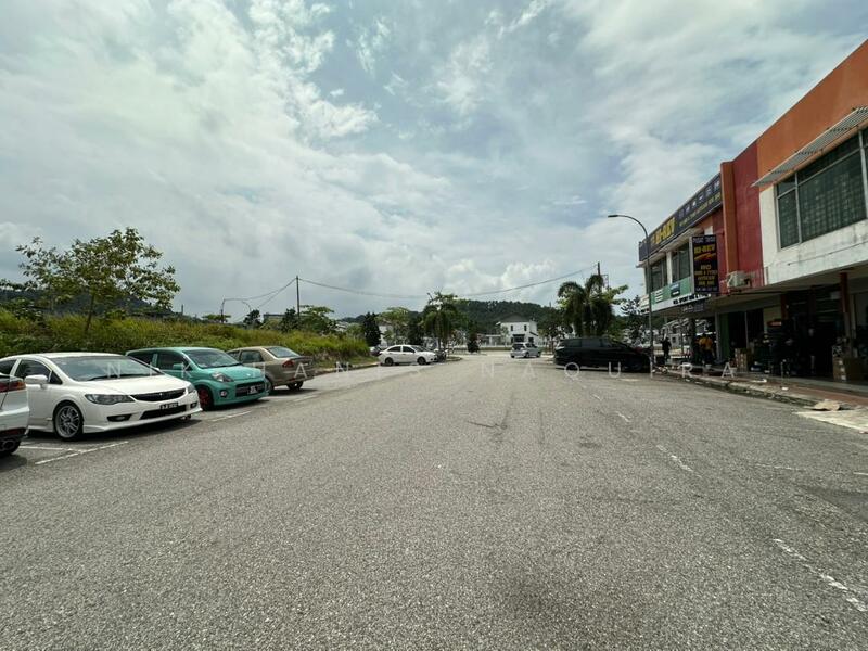 Shop for Rent in Saujana Utama (Puncak Alam) - Nik Hanis Naquira - Exterior - PropertyGuru.com.my