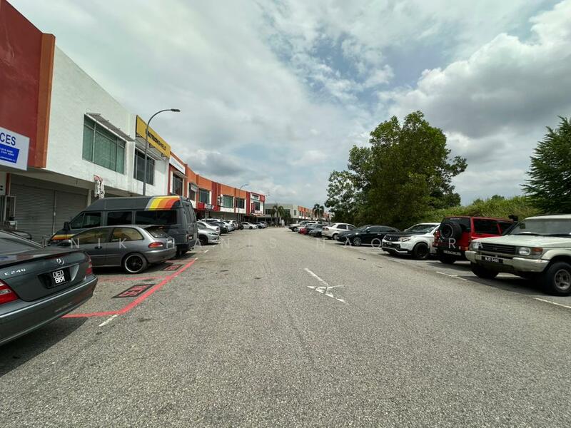 Shop for Rent in Saujana Utama (Puncak Alam) - Nik Hanis Naquira - Exterior - PropertyGuru.com.my