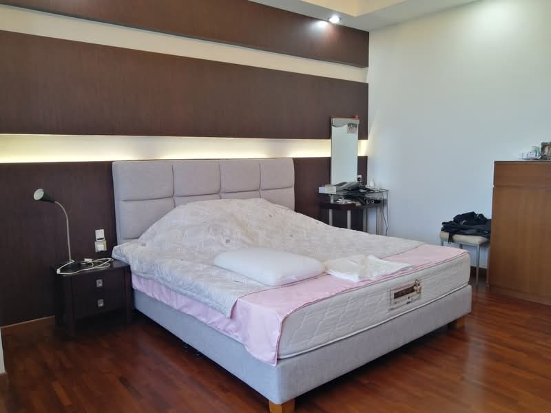 Kondominium untuk Disewa di Marina Bay Condominium - Mary Lee - Master bedroom - PropertyGuru.com.my