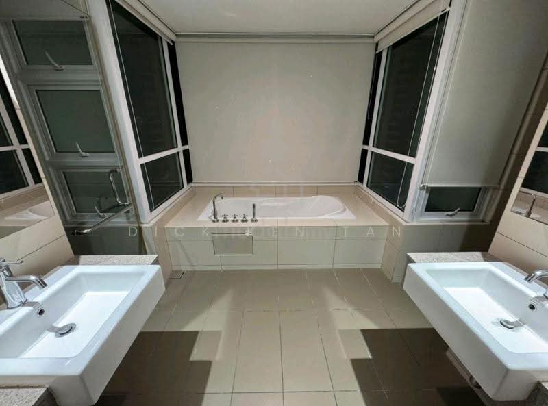 Kondominium untuk Disewa di Platino Condominium - Dick Ken Tan - Bathroom - PropertyGuru.com.my