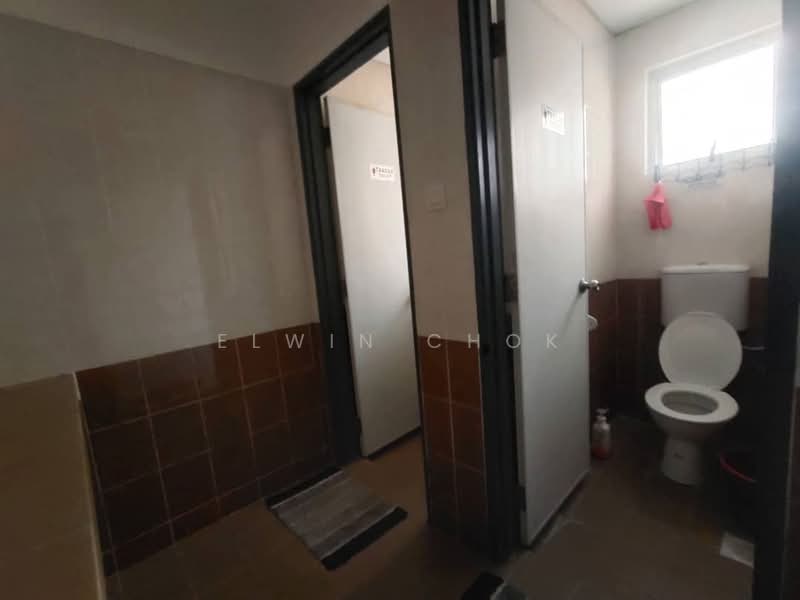 Pejabat untuk Disewa di Alam Nusantara (Setia Alam) - Elwin Chok - Bathroom - PropertyGuru.com.my