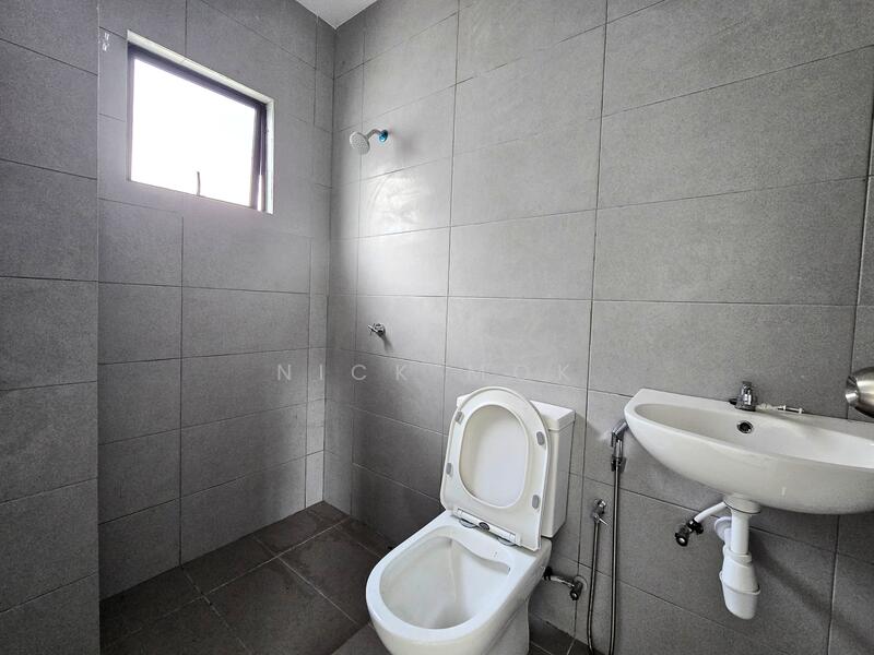 Rumah Teres 2 Tingkat untuk Dijual di Kampung Jenjarom (Jenjarom) - Nick Mok - Bathroom - PropertyGuru.com.my