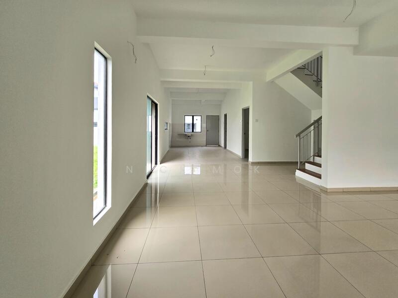 Rumah Teres 2 Tingkat untuk Dijual di Kampung Jenjarom (Jenjarom) - Nick Mok - Living Room - PropertyGuru.com.my