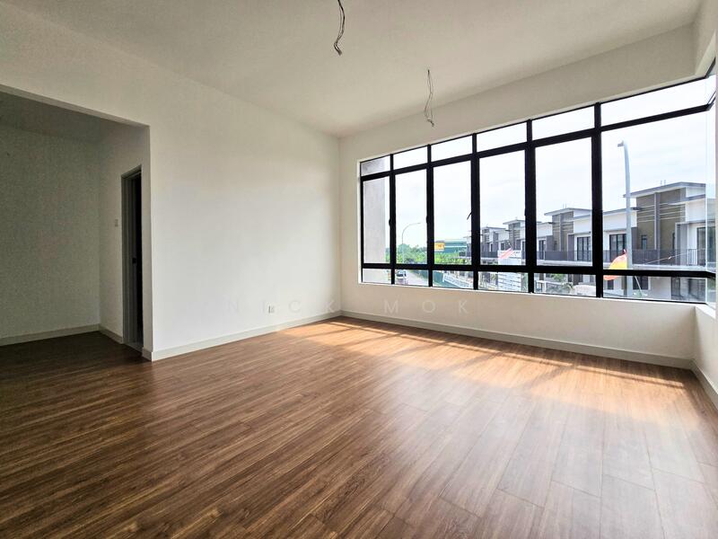 Rumah Teres 2 Tingkat untuk Dijual di Kampung Jenjarom (Jenjarom) - Nick Mok - Living Room - PropertyGuru.com.my