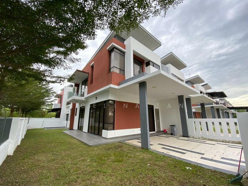 Corner lot with extra land 