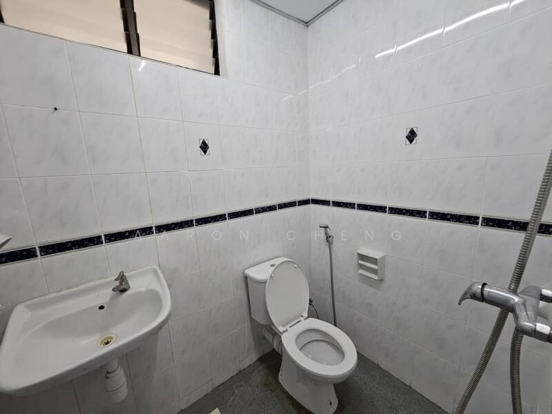 Condominium for Rent at Eden Seaview Condominium - Aaron Cheng - Bathroom - PropertyGuru.com.my