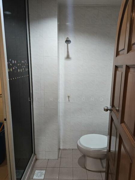 Master Bedroom Bathroom