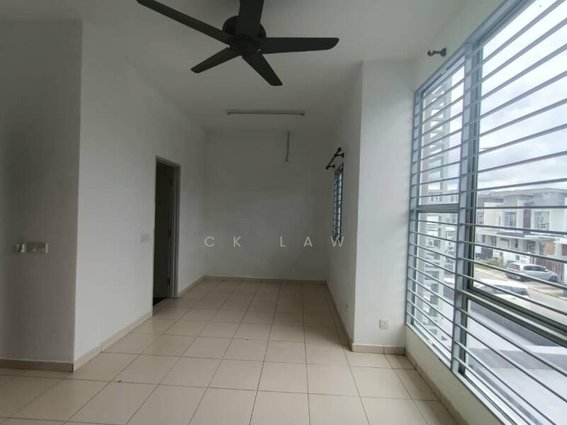 2-storey Terraced House for Sale in Setia Ecohill (Semenyih) - CK Law - Balcony - PropertyGuru.com.my