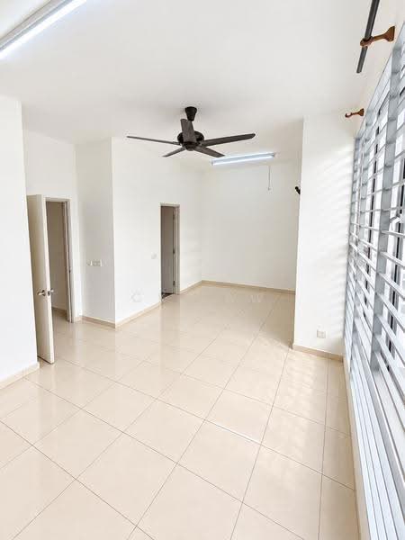 Rumah Teres 2-Tingkat untuk Dijual di Setia Ecohill (Semenyih) - CK Law - Living Room - PropertyGuru.com.my