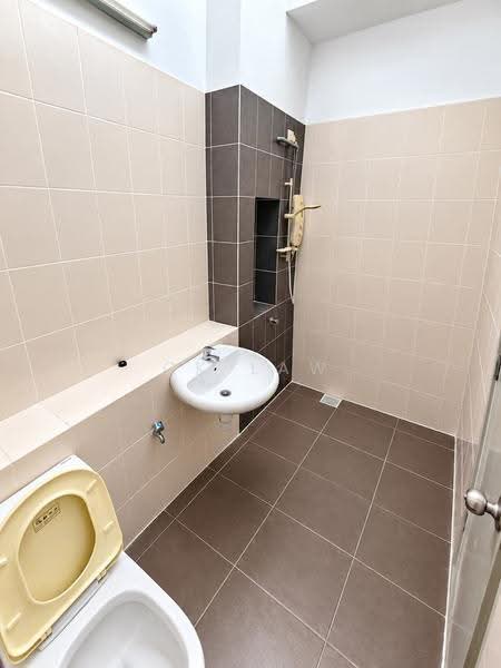 Rumah Teres 2-Tingkat untuk Dijual di Setia Ecohill (Semenyih) - CK Law - Bathroom - PropertyGuru.com.my