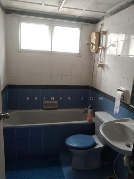 Kondominium untuk Dijual di Desa Ku II - Esther Low - Bathroom - PropertyGuru.com.my