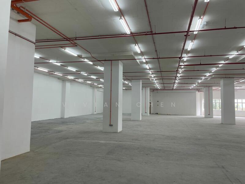 Warehouse middle floor