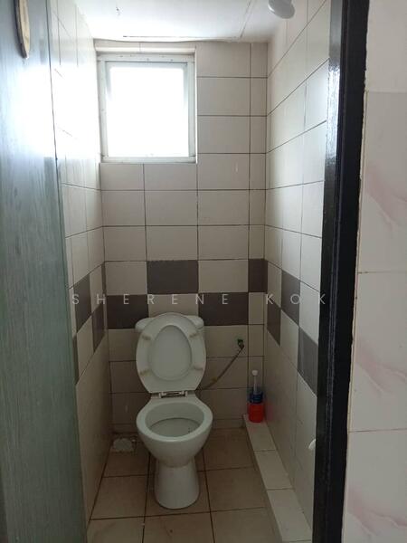 Shop for Sale in Kota Samarahan (Samarahan) - Sherene Kok - Bathroom - PropertyGuru.com.my