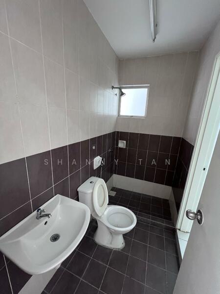 2-storey Terraced House for Sale in Bandar Sungai Long (Selangor) - Shanny Tan - Bathroom - PropertyGuru.com.my