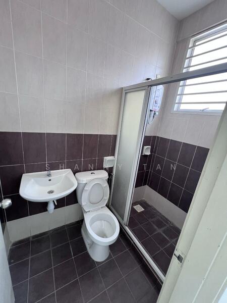 2-storey Terraced House for Sale in Bandar Sungai Long (Selangor) - Shanny Tan - Bathroom - PropertyGuru.com.my