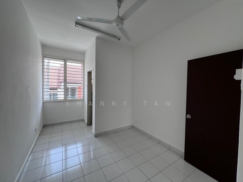 2-storey Terraced House for Sale in Bandar Sungai Long (Selangor) - Shanny Tan - Bedroom - PropertyGuru.com.my