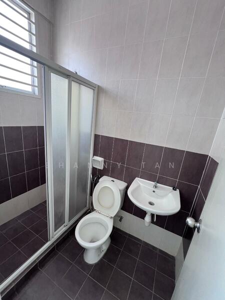 2-storey Terraced House for Sale in Bandar Sungai Long (Selangor) - Shanny Tan - Bathroom - PropertyGuru.com.my