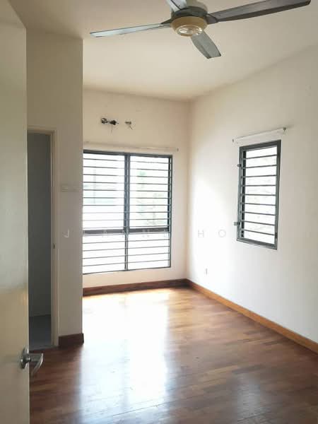 Townhouse for Sale in 16 Sierra (Puchong) - Jeanne Hor - Bedroom 1 - PropertyGuru.com.my