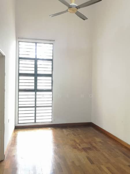 Townhouse for Sale in 16 Sierra (Puchong) - Jeanne Hor - 2nd floor living hall - PropertyGuru.com.my