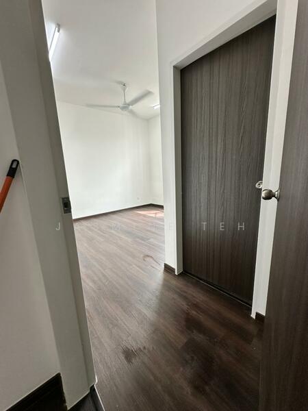 Untuk Disewa - Signature Three