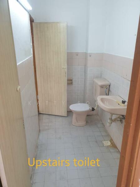 Rumah Teres 2-Tingkat untuk Dijual di Puchong (Selangor) - Katty Soon - Bathroom - PropertyGuru.com.my