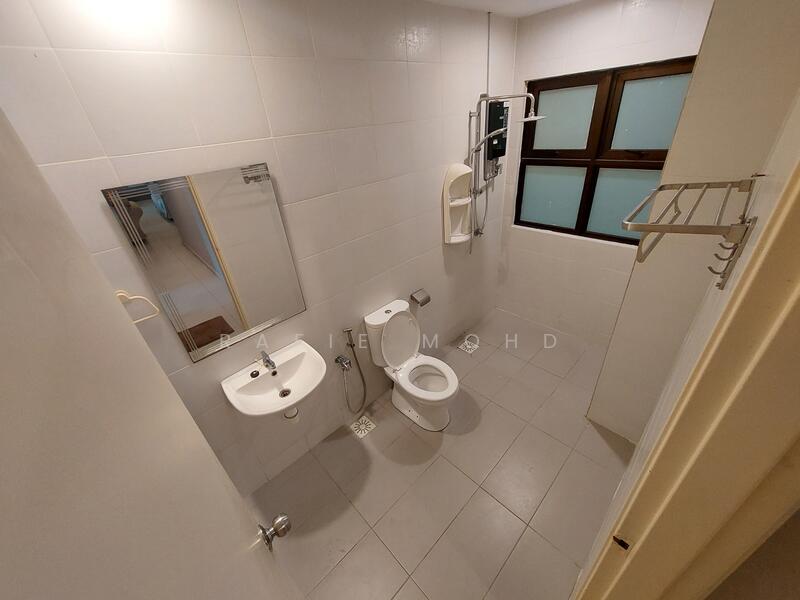 Serin Residency untuk Untuk Disewa - RM 3,200 /bulan, Mac 2026 - Bathroom - PropertyGuru.com.my