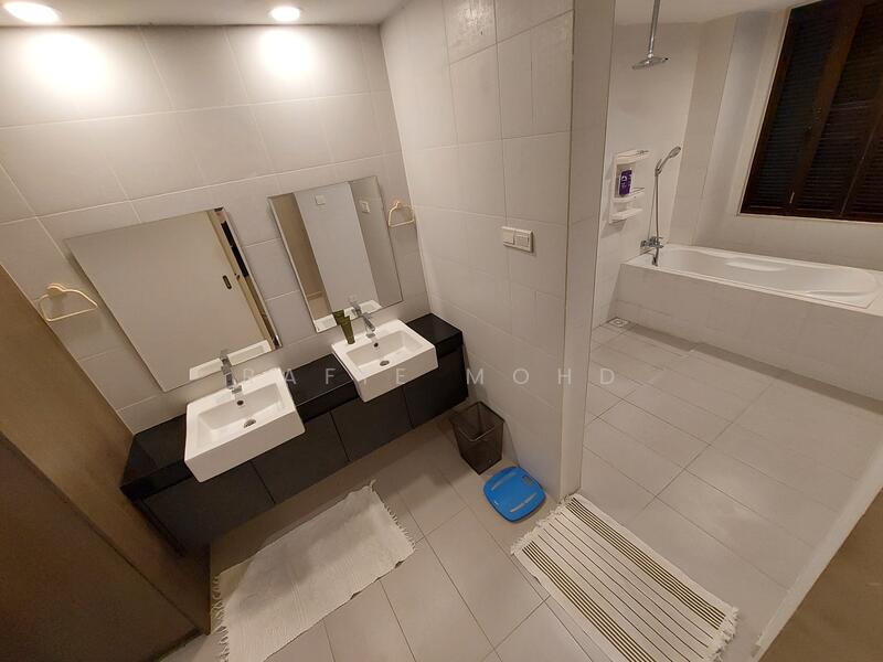 Serin Residency untuk Untuk Disewa - RM 3,200 /bulan, Mac 2026 - Bathroom - PropertyGuru.com.my