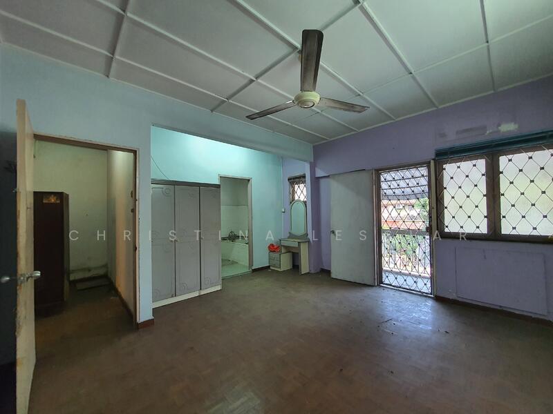 2-storey Terraced House for Sale in SS2 (Petaling Jaya) - Christina Lesslar - Master Bedroom - PropertyGuru.com.my