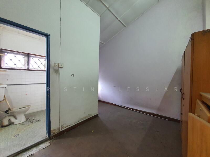 2-storey Terraced House for Sale in SS2 (Petaling Jaya) - Christina Lesslar - Bathroom 3 - PropertyGuru.com.my
