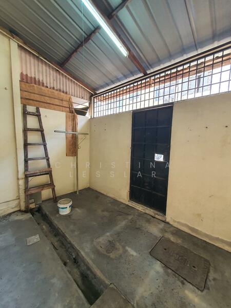 2-storey Terraced House for Sale in SS2 (Petaling Jaya) - Christina Lesslar - Backyard - PropertyGuru.com.my