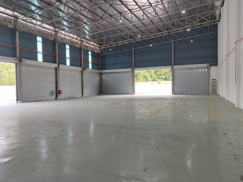 Kilang untuk Disewa di Bandar Baru Nilai (Nilai) - Cheong Kok Koo - Garage - PropertyGuru.com.my