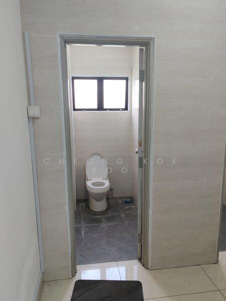 Kilang untuk Disewa di Bandar Baru Nilai (Nilai) - Cheong Kok Koo - Bathroom - PropertyGuru.com.my