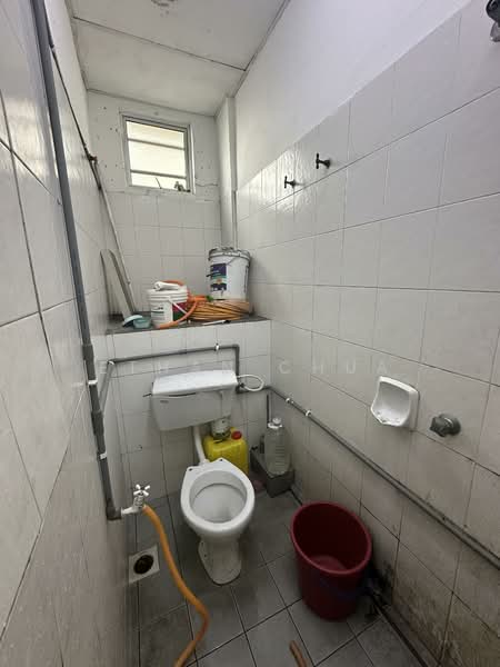 Shop for Rent in South Port (Pelabuhan Selatan) (Port Klang (Pelabuhan Klang)) - Ethan Chua - Bathroom - PropertyGuru.com.my